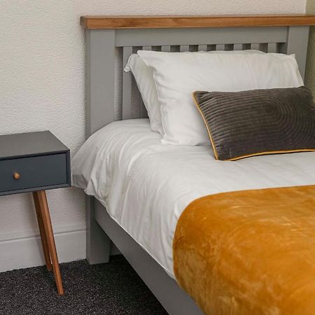 Вилла Six Bells Retreat Abertillery Экстерьер фото